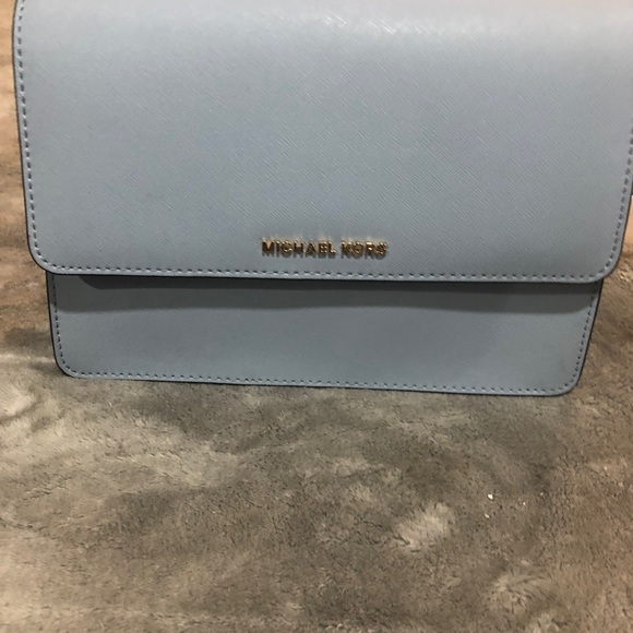 🩸NWOT.  MICHAEL KORS.  Beautiful baby blue handbag. - Picture 1 of 4